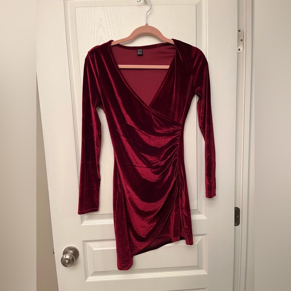 Red velvety mini wrap dress - Picture 1 of 1